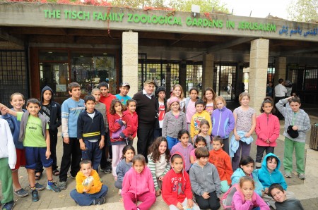 Natan Sharansky with Children from the South of Israel.